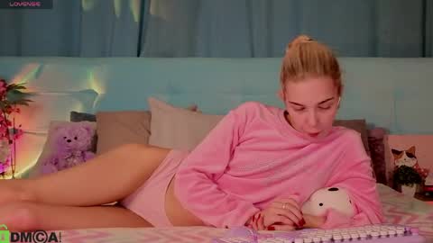 Bella online show from 04-16-26, 12:55