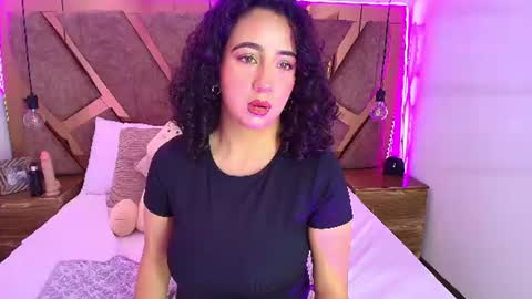 Snapshot of bella_swwan_ chatting on 07-08-26, 03:05 Bella Swwan online show from 07-08-26, 03:05