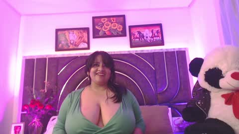Snapshot of bella_taylor_a chatting on 01-23-25, 03:58  Bella Taylore  online show from 01-23-25, 03:58