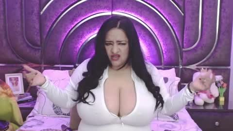 Snapshot of bella_taylor_a chatting on 09-24-25, 11:52  Bella Taylore  online show from 09-24-25, 11:52