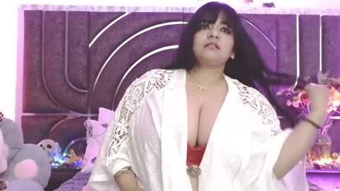 Snapshot of bella_taylor_a chatting on 10-15-25, 03:17  Bella Taylore  online show from 10-15-25, 03:17
