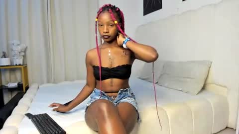 Bella sweetpea online show from 07-16-26, 02:06