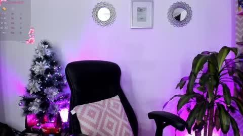 Bella online show from 12-22-24, 10:04