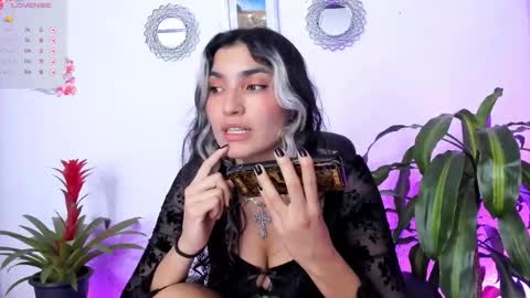 Bella online show from 02-06-25, 10:53