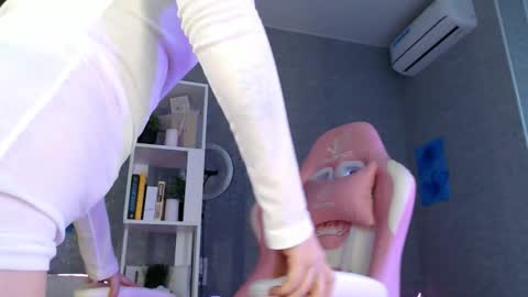 Bella Torress online show from 10-28-25, 04:49