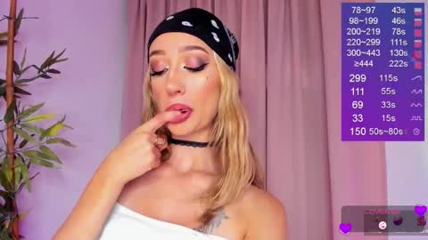 Snapshot of bella_white19 chatting on 09-25-25, 02:21 Bella White online show from 09-25-25, 02:21