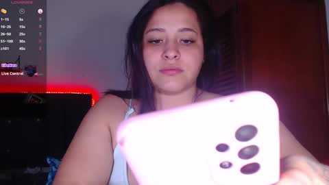 Snapshot of bella_xx9 chatting on 01-26-25, 12:26 bella_xx9 online show from 01-26-25, 12:26