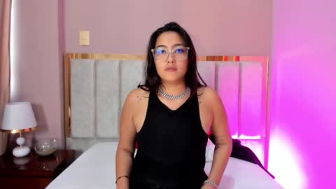 Snapshot of bellaasttone chatting on 01-15-26, 06:55 Bella Stone online show from 01-15-26, 06:55