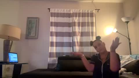 Snapshot of bellabeanz chatting on 07-18-26, 04:16 Roxy Rain online show from 07-18-26, 04:16