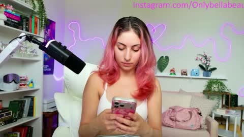 Snapshot of bellabeauu chatting on 06-05-26, 10:37 bella beau online show from 06-05-26, 10:37