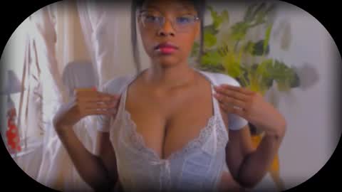 Bellah Blakes-Sarah Scrumptious Lee online show from 09-19-25, 04:36