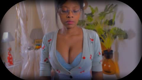 Bellah Blakes-Sarah Scrumptious Lee online show from 10-10-25, 02:10