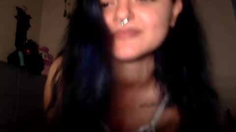 Snapshot of bellablue222 chatting on 02-04-25, 06:04 bellablue online show from 02-04-25, 06:04