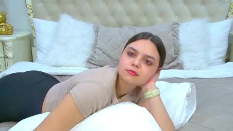 BellaBoolman online show from 02-05-25, 03:34