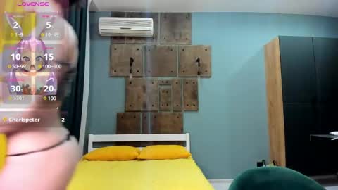 Bella online show from 12-15-24, 01:54