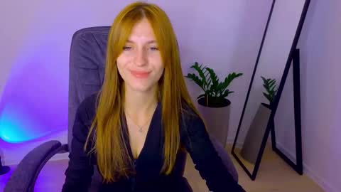 BellaFoxi online show from 09-26-25, 12:09
