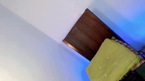 Bella rowt online show from 11-09-25, 02:54