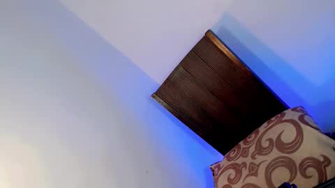 Bella rowt online show from 11-12-25, 02:45