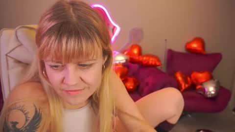 Bella online show from 02-10-26, 05:06