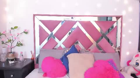 Snapshot of bellalumi chatting on 06-17-26, 04:37 bellalumi online show from 06-17-26, 04:37