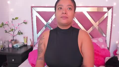 Snapshot of bellalumi chatting on 06-19-26, 05:01 bellalumi online show from 06-19-26, 05:01