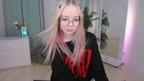 Bella online show from 03-06-26, 12:56