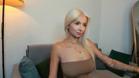 Snapshot of bellamur_ chatting on 07-09-26, 07:34 Bella online show from 07-09-26, 07:34