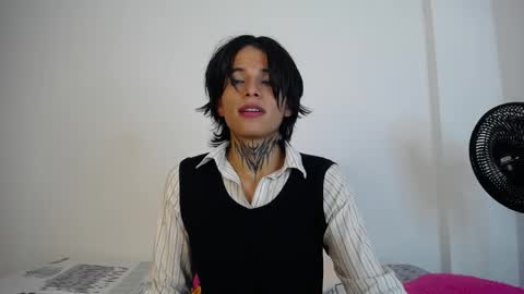 Snapshot of bellamy0955 chatting on 04-10-26, 10:36 bellamy0955 online show from 04-10-26, 10:36