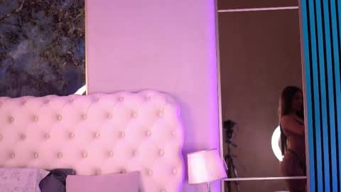 Snapshot of bellanoirre chatting on 05-23-26, 06:34 Bella online show from 05-23-26, 06:34