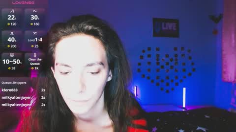 bellaqueen0701 online show from 11-19-25, 12:21