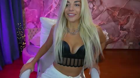 Bella online show from 09-26-25, 08:24