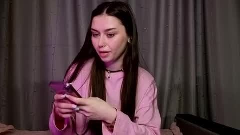 Snapshot of bellarison chatting on 04-25-26, 01:41 Daniela online show from 04-25-26, 01:41
