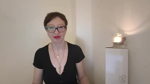 Snapshot of bellarose_2020 chatting on 06-08-26, 07:03 Emma online show from 06-08-26, 07:03