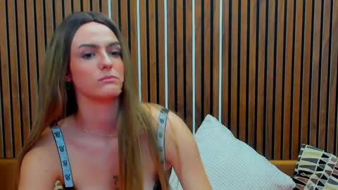 BellaSkyex online show from 10-18-25, 11:00