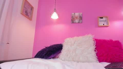 Bella Wild online show from 02-13-26, 06:37