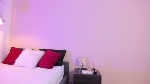 Bella Wild online show from 03-02-26, 12:01