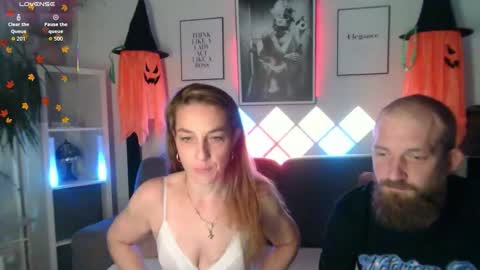 Snapshot of bellaxundxuwe chatting on 10-15-25, 08:47 Bella und Uwe online show from 10-15-25, 08:47