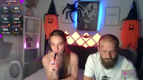 Snapshot of bellaxundxuwe chatting on 10-19-25, 06:08 Bella und Uwe online show from 10-19-25, 06:08