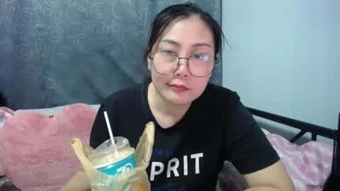 Bella online show from 10-17-25, 04:59