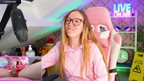 Snapshot of belle_alice chatting on 01-06-25, 10:46 Alice online show from 01-06-25, 10:46