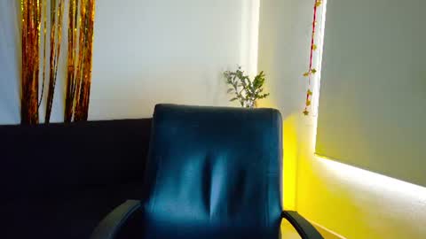 Snapshot of belle_seduction chatting on 06-10-26, 06:18 Loren Morrison online show from 06-10-26, 06:18