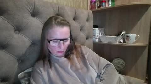 Amelia online show from 10-27-25, 06:56