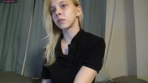 Snapshot of bellezza0 chatting on 04-22-26, 12:57 bellezza0 online show from 04-22-26, 12:57