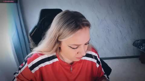 Your Annabelle Wolf  online show from 02-10-26, 10:41