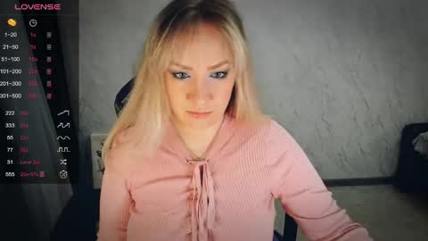 Snapshot of bellezza_ chatting on 05-01-26, 06:12 Your Annabelle Wolf online show from 05-01-26, 06:12
