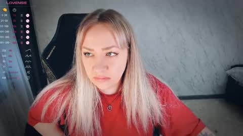 Snapshot of bellezza_ chatting on 05-12-26, 05:43 Your Annabelle Wolf online show from 05-12-26, 05:43