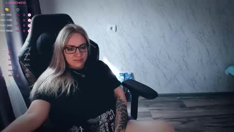 Snapshot of bellezza_ chatting on 06-07-26, 12:53 Your Annabelle Wolf online show from 06-07-26, 12:53