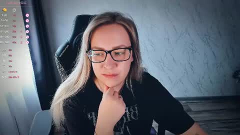 Snapshot of bellezza_ chatting on 06-12-26, 01:43 Your Annabelle Wolf online show from 06-12-26, 01:43