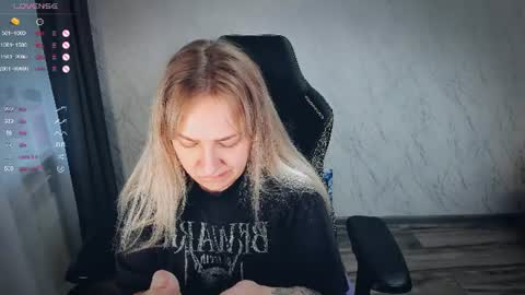 Snapshot of bellezza_ chatting on 06-14-26, 06:10 Your Annabelle Wolf online show from 06-14-26, 06:10