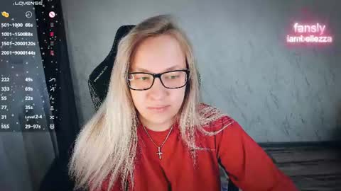 Snapshot of bellezza_ chatting on 06-23-26, 06:50 Your Annabelle Wolf online show from 06-23-26, 06:50